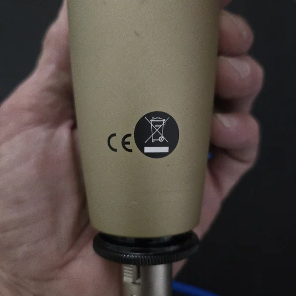 Behringer C-1 Gold Studio Condenser Microphone - Picture 3 of 4